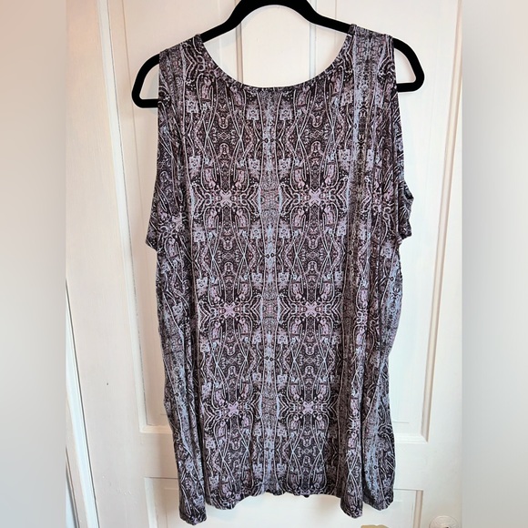 Tart Rocky Cold Shoulder Top - 3X - Comfy and Soft - Picture 7 of 7